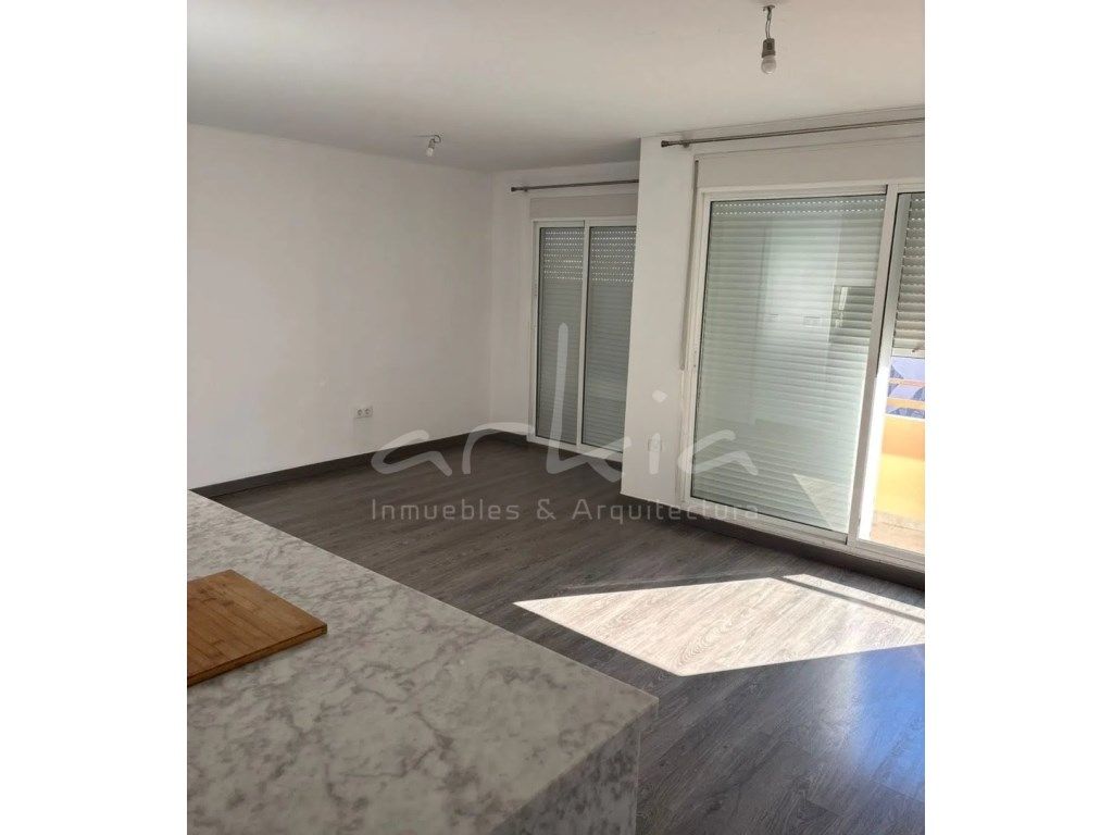 Flat for sale in Torrent  with Balcony