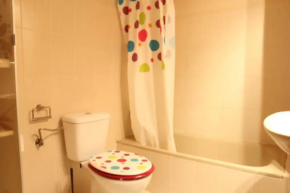Badezimmer von Wohnung zur Miete in Huesca mit Heizung
