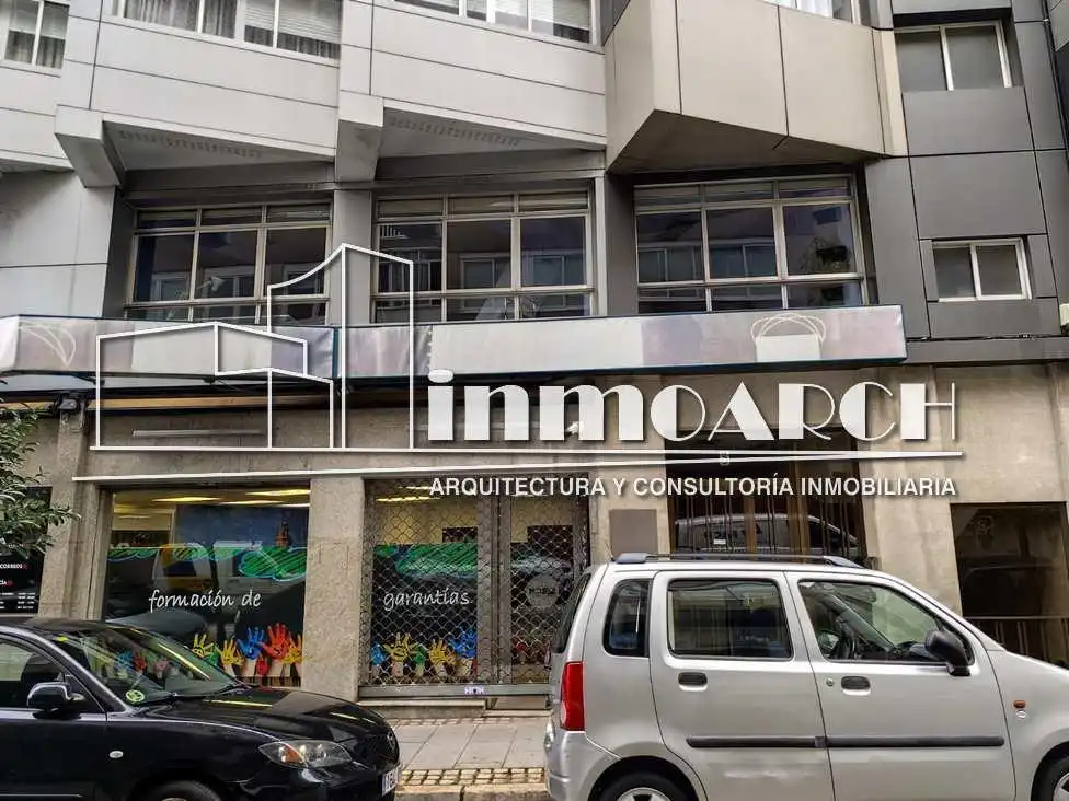 Vista exterior de Oficina en venda en A Coruña Capital  amb Calefacció