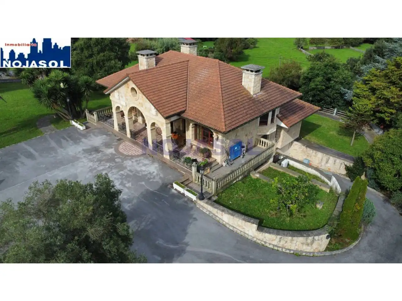 Vista exterior de Casa o chalet en venta en Noja con Aire acondicionado, Calefacción y Jardín privado