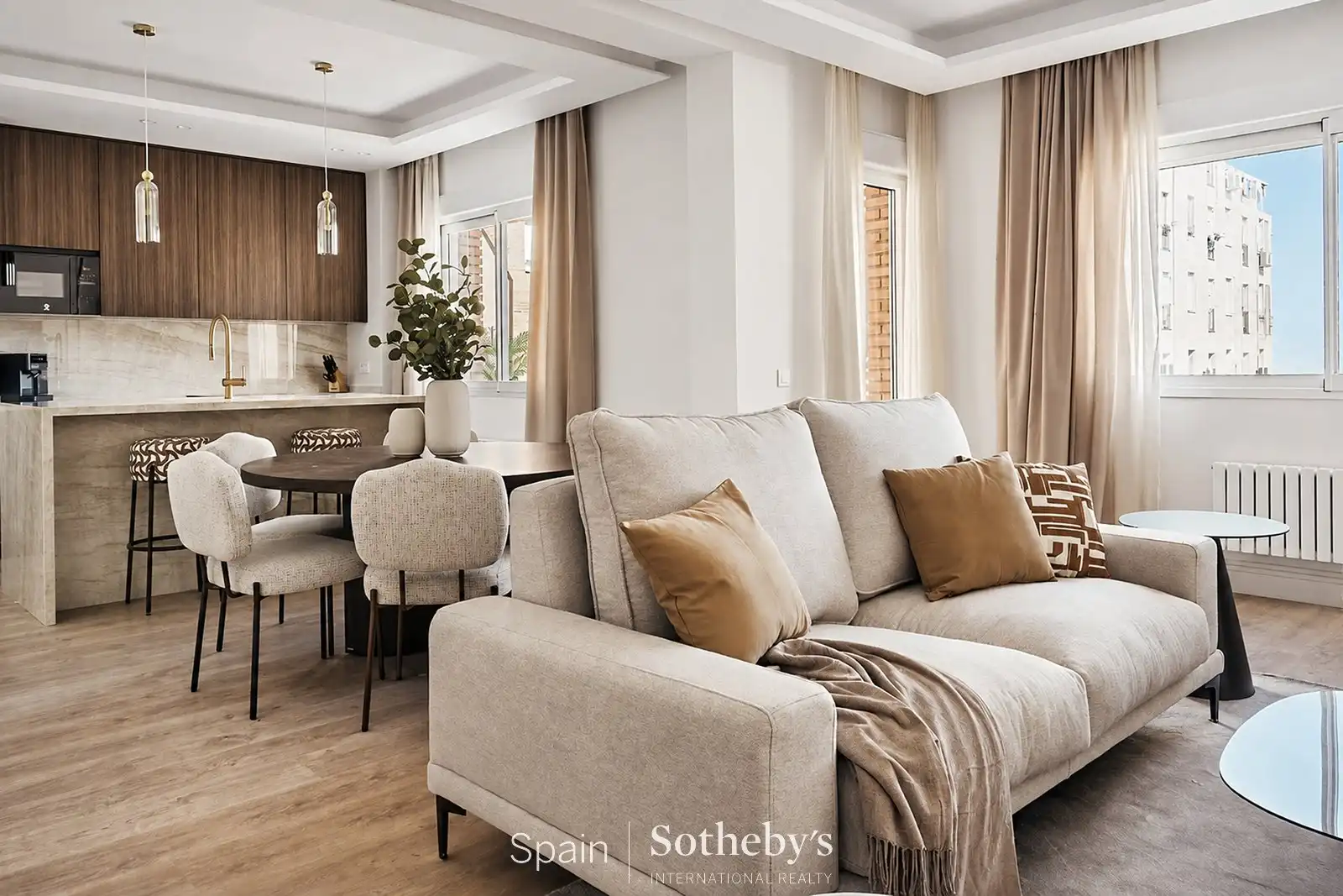 Apartment with lift for sale in Calle del Doce de Octubre