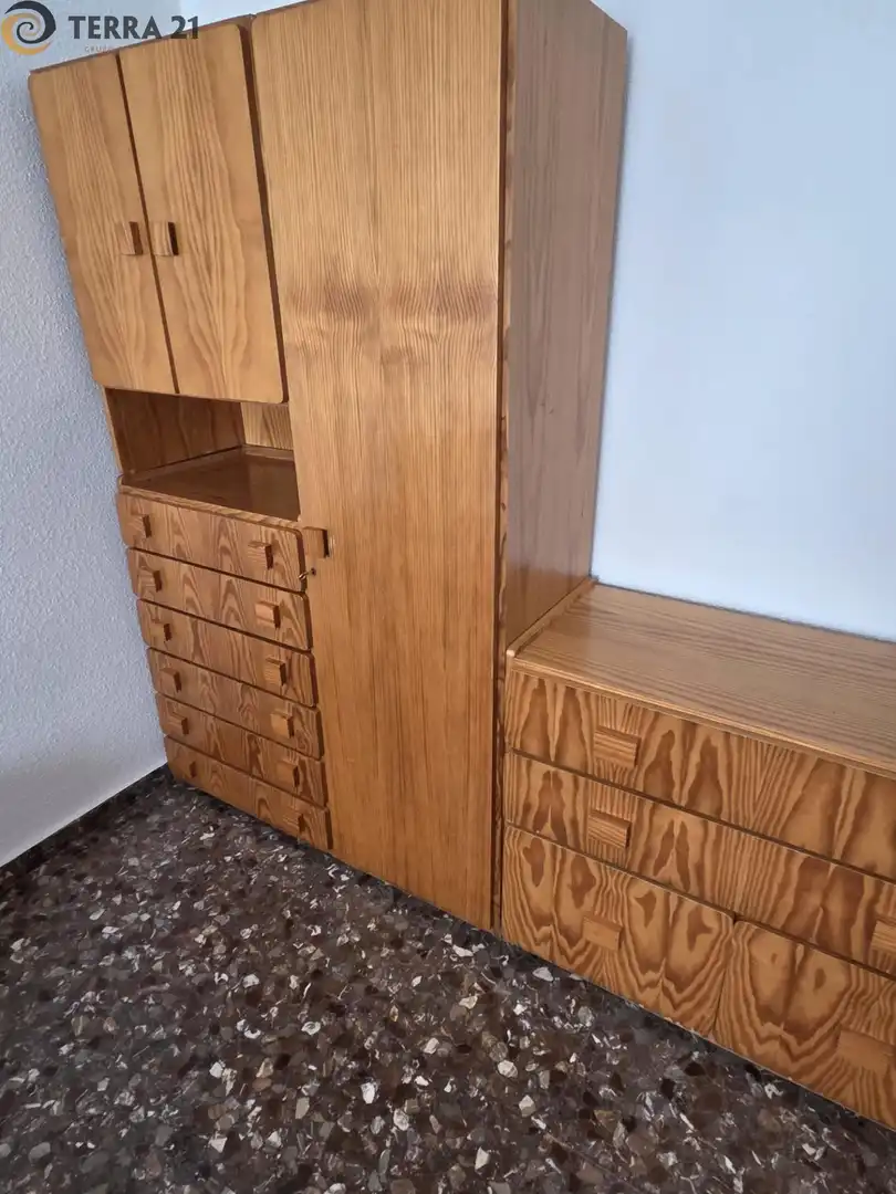 Dormitori de Pis de lloguer en Jaén amb Aire condicionat, Moblat i Balcó