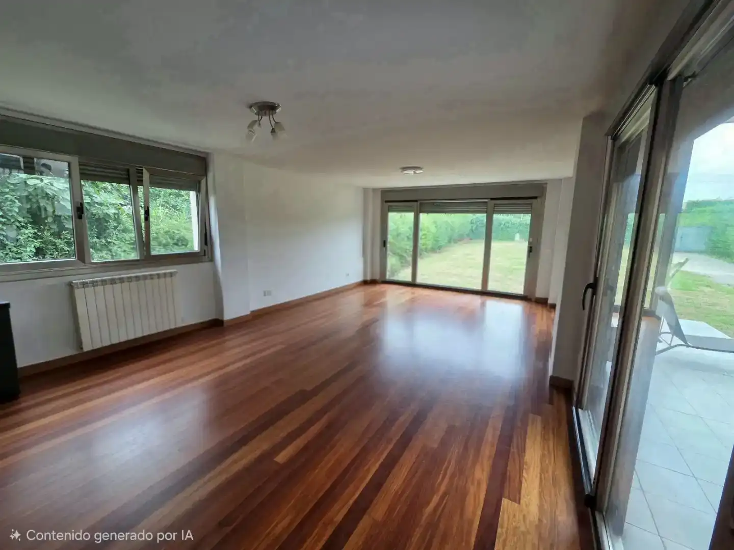 Sala d'estar de Casa o xalet en venda en Gijón  amb Jardí privat i Traster