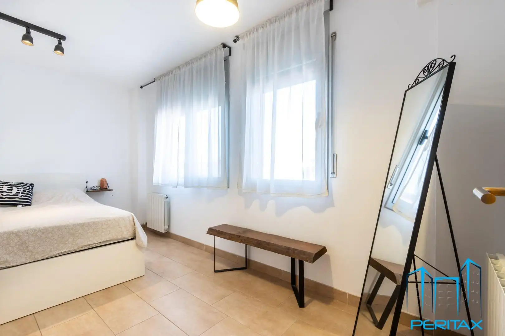 Penthouse with terrace for sale in Carrer de les Tres Creus, imagen 25