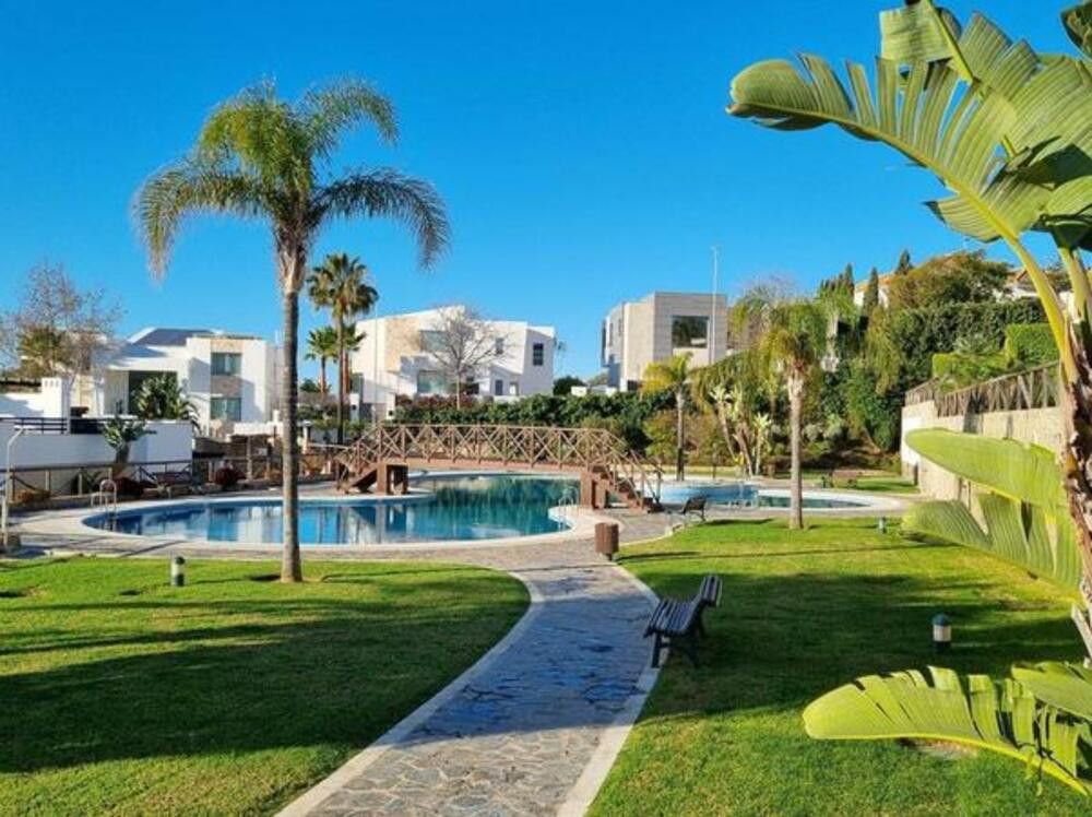 Swimming pool of Duplex to rent in Marbella  with Air Conditioner, Terrace and Swimming Pool
