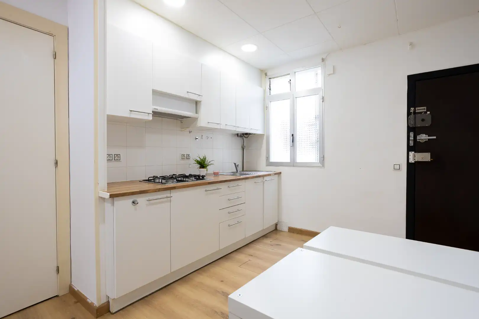 Cocina de Apartamento de alquiler en Barcelona con Parquet, Amueblado y Lavadora