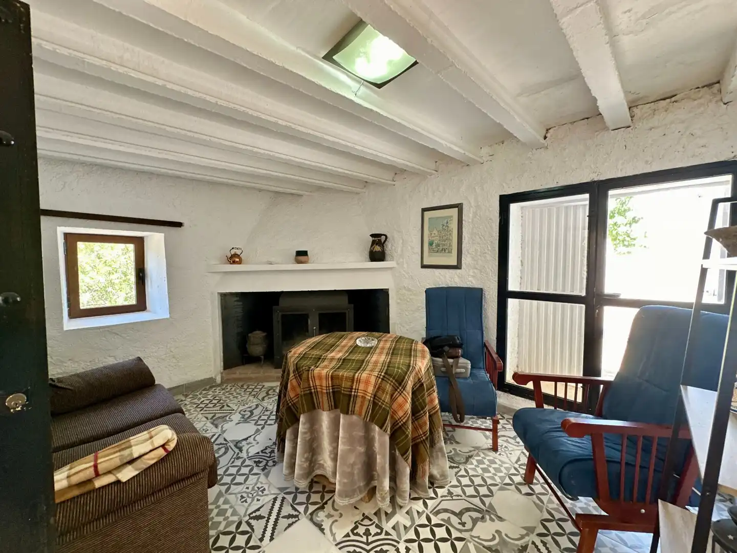 Sala d'estar de Finca rústica en venda en Sierro amb Aire condicionat, Calefacció i Jardí privat