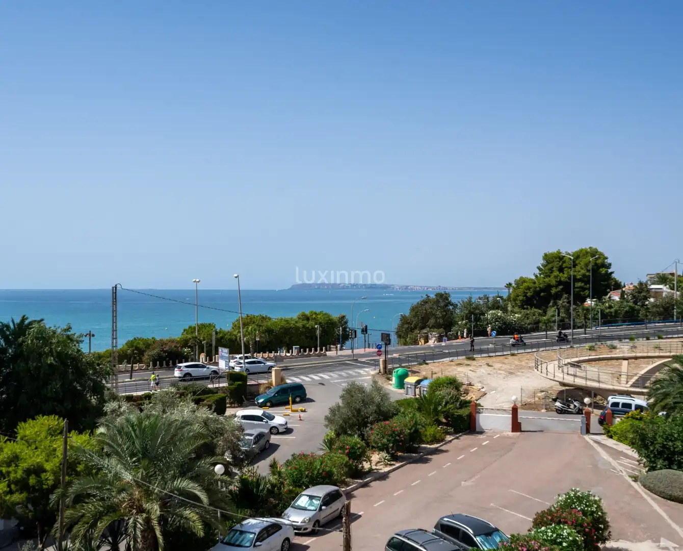 Vista exterior de Pis en venda en Alicante / Alacant amb Aire condicionat, Balcó i Domòtica