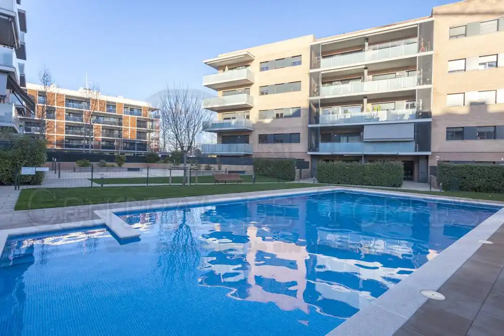 Piscina de Planta baja en venta en Sant Cugat del Vallès con Aire acondicionado, Calefacción y Jardín privado