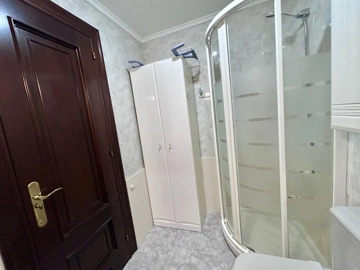 Bathroom of Flat for rent in Siero  with Heating, Parquet flooring and Terrace