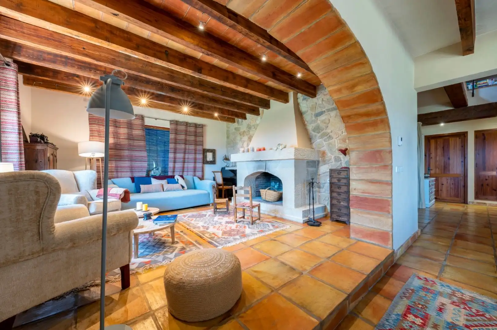 Sala d'estar de Finca rústica en venda en Moraira amb Jardí privat, Traster i Piscina