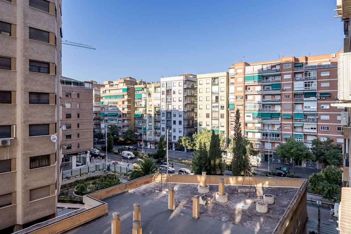 Exterior view of Flat for sale in  Granada Capital  with Heating and Terrace