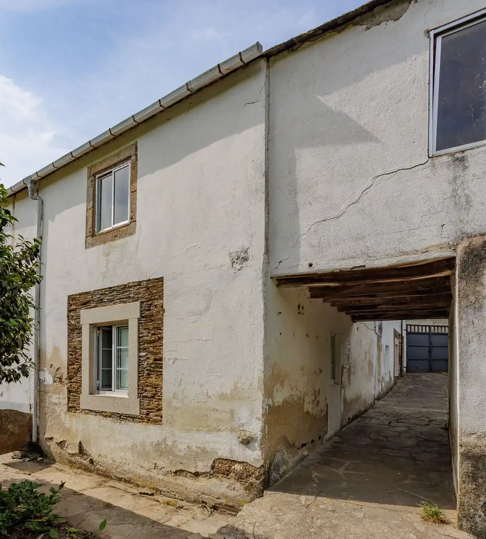Außenansicht von Country house zum Verkauf in Lugo