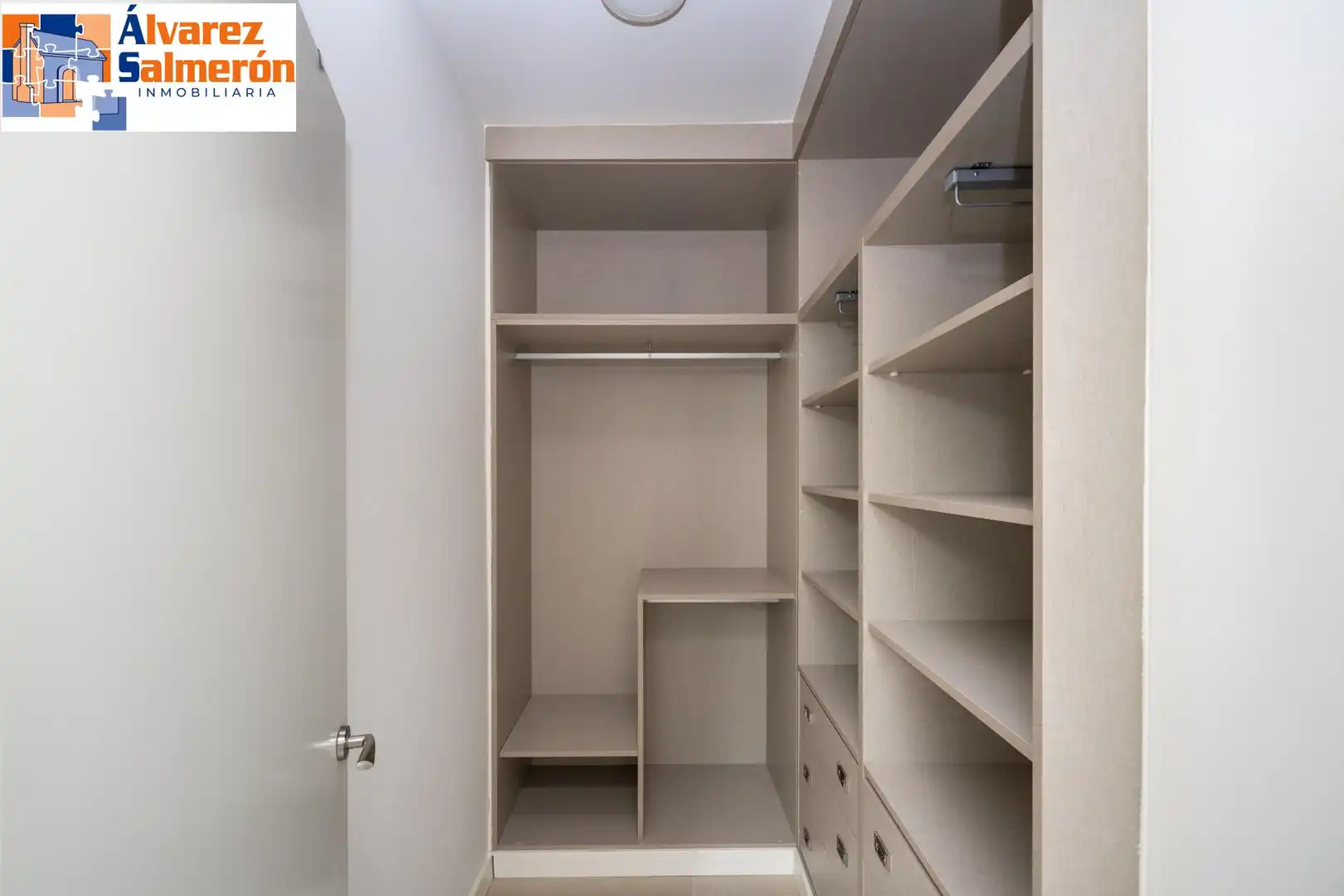 Piso en venta en Calle PEDRO ANTONIO DE ALARCON, Fígares