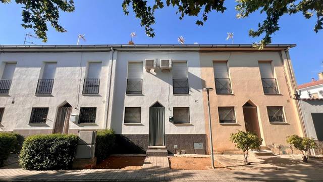Casa adosada en Venta en Calera y Chozas