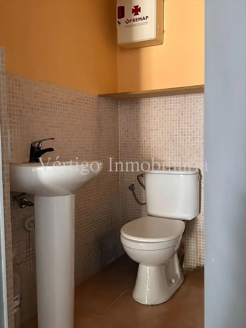 Bany de Local en venda en Dos Hermanas