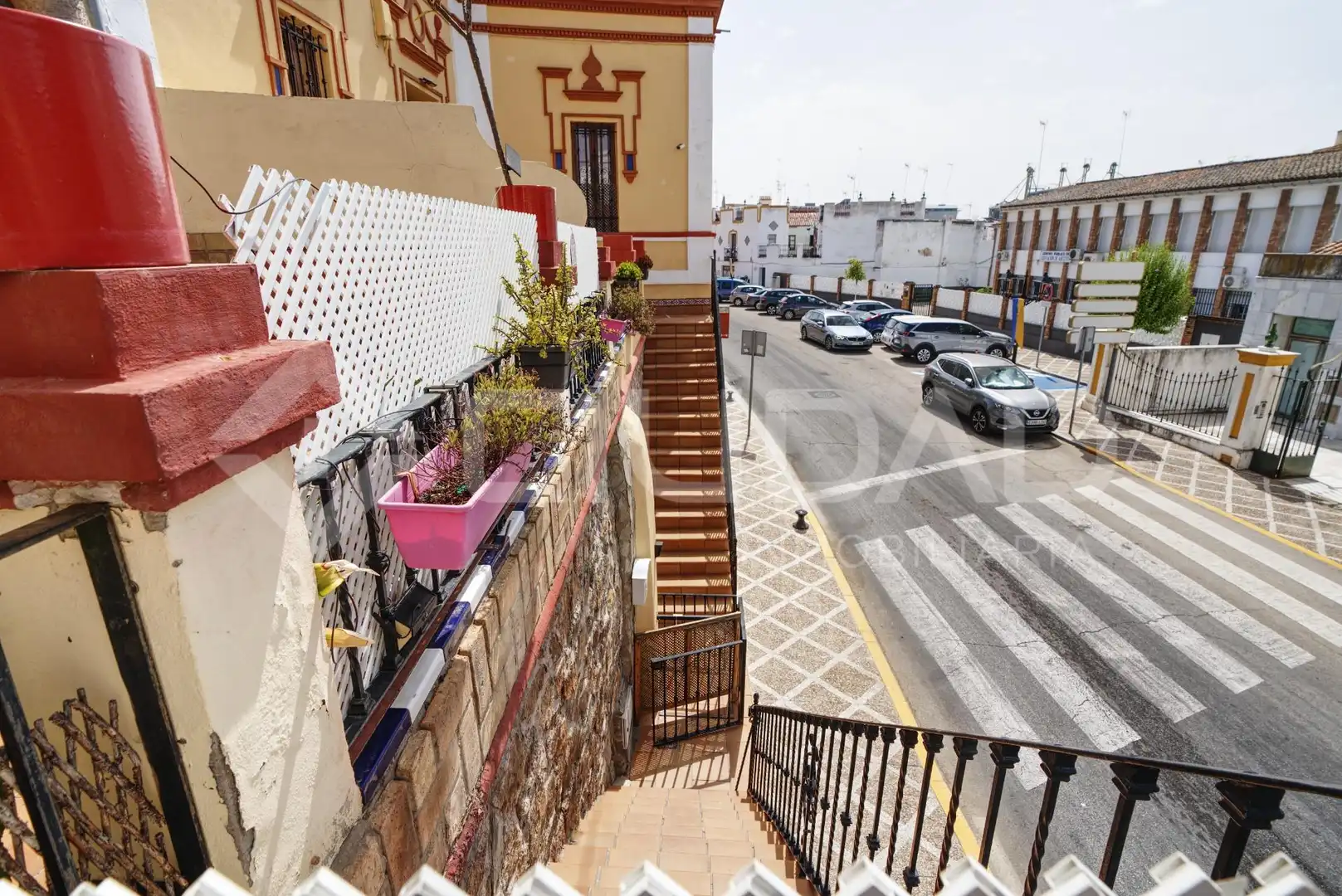Vista exterior de Casa adosada en venta en San Juan de Aznalfarache con Aire acondicionado, Terraza y Trastero