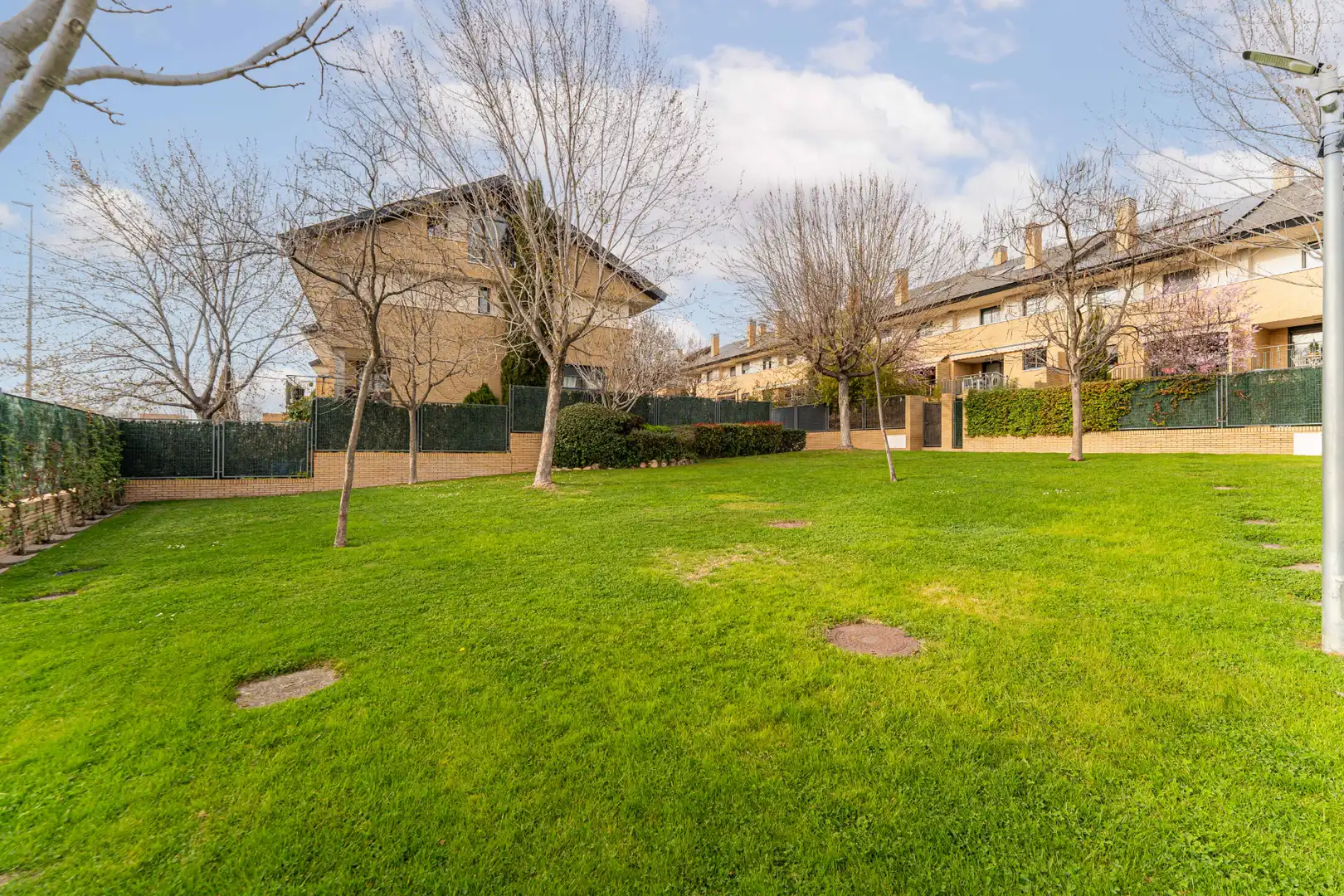 Exterior view of Detached homes for sale in Arroyomolinos (Madrid)  with Air Conditioner, Heating and Private garden