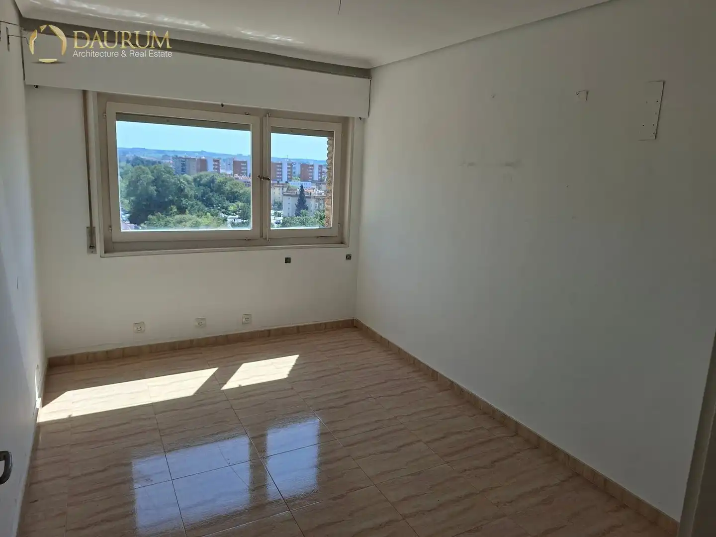 Bedroom of Flat for sale in Sevilla  with Air Conditioner, Heating and Terrace