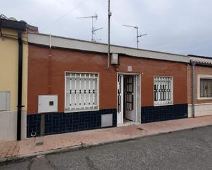 Exterior view of House or chalet for sale in Medina del Campo  with Heating and Terrace