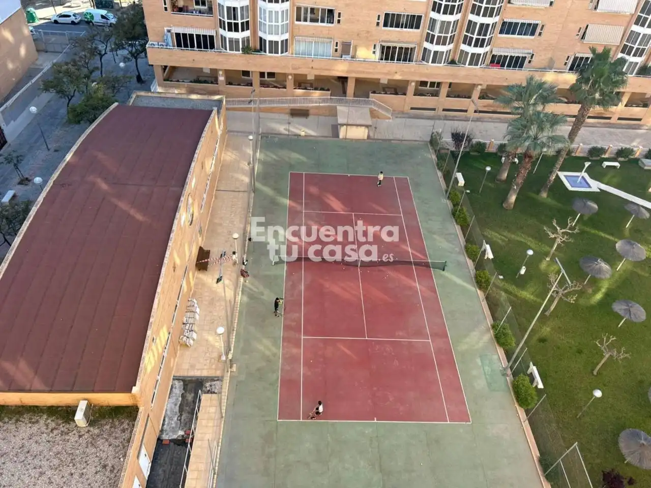 Aparcament de Pis en venda en Alicante / Alacant amb Terrassa, Traster i Piscina comunitària