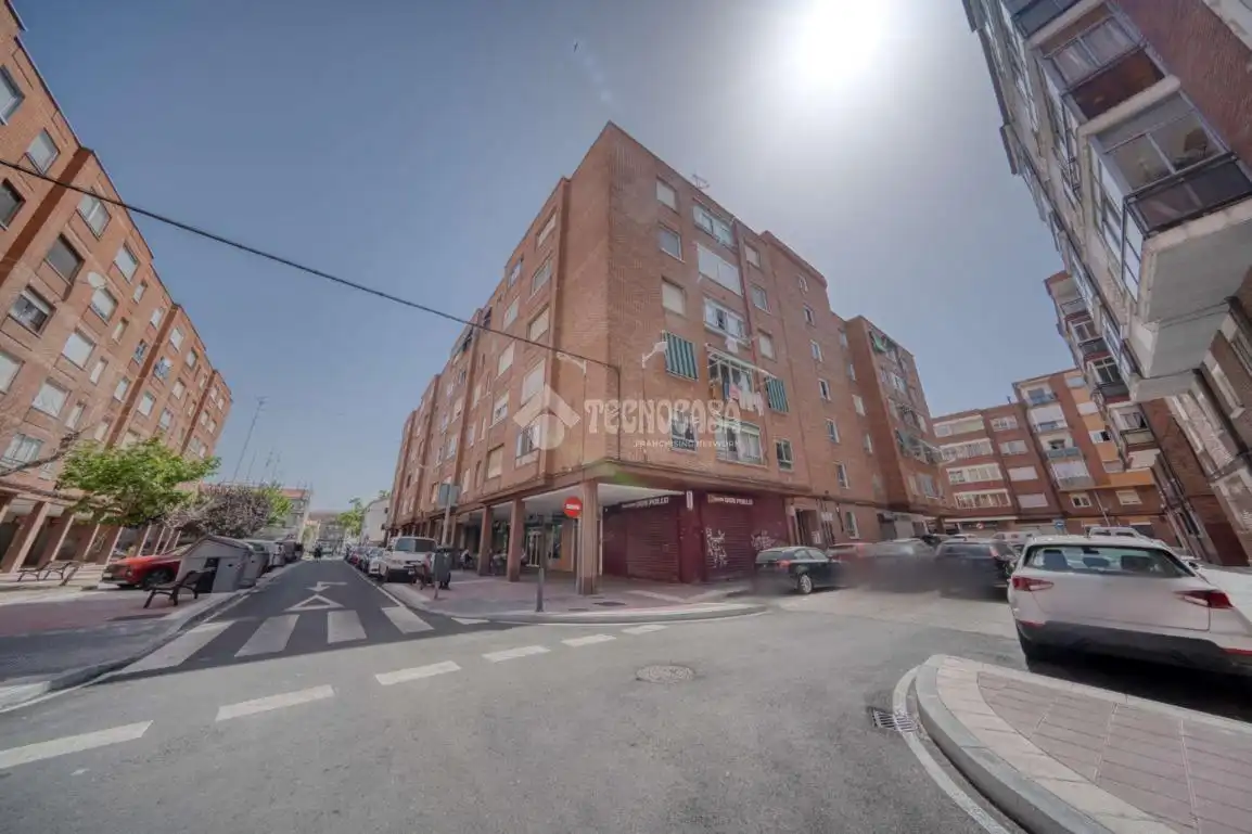 Vista exterior de Piso en venta en Valladolid