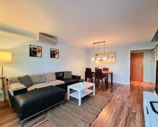 Living room of Flat to rent in  Barcelona Capital  with Air Conditioner, Heating and Parquet flooring