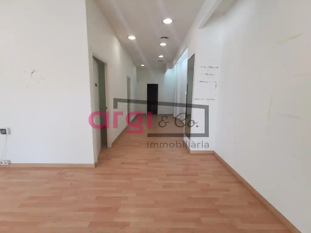 Local comercial de lloguer a La Roureda, imagen 3