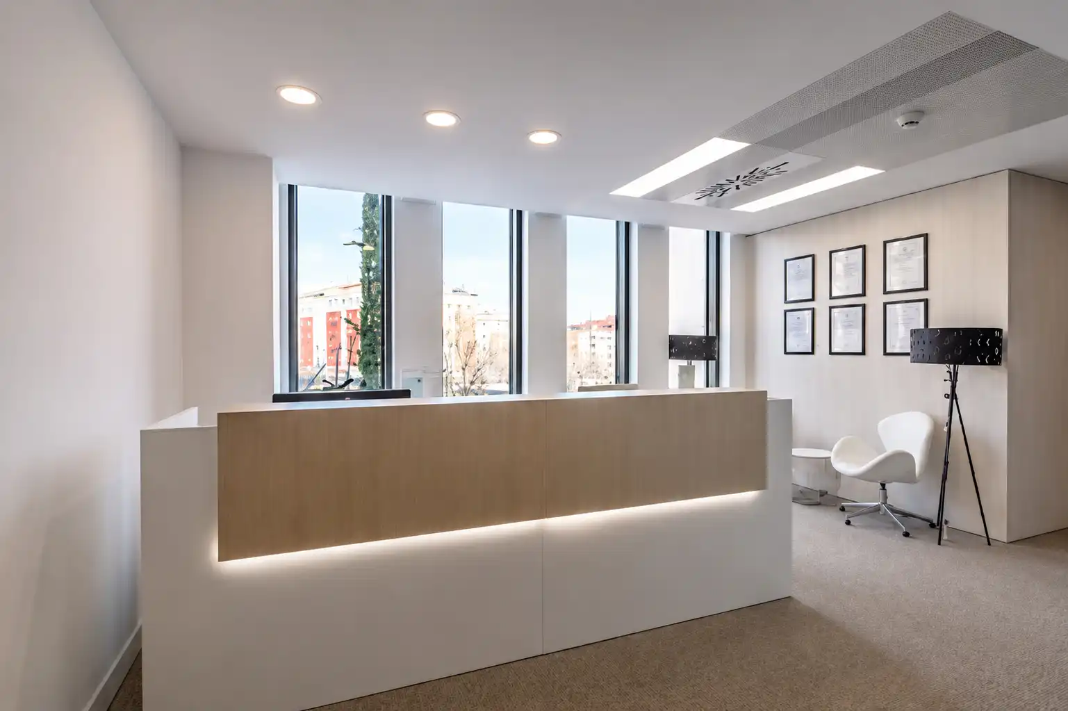 Büro zur Miete in Madrid mit Klimaanlage, Heizung und Möbliert