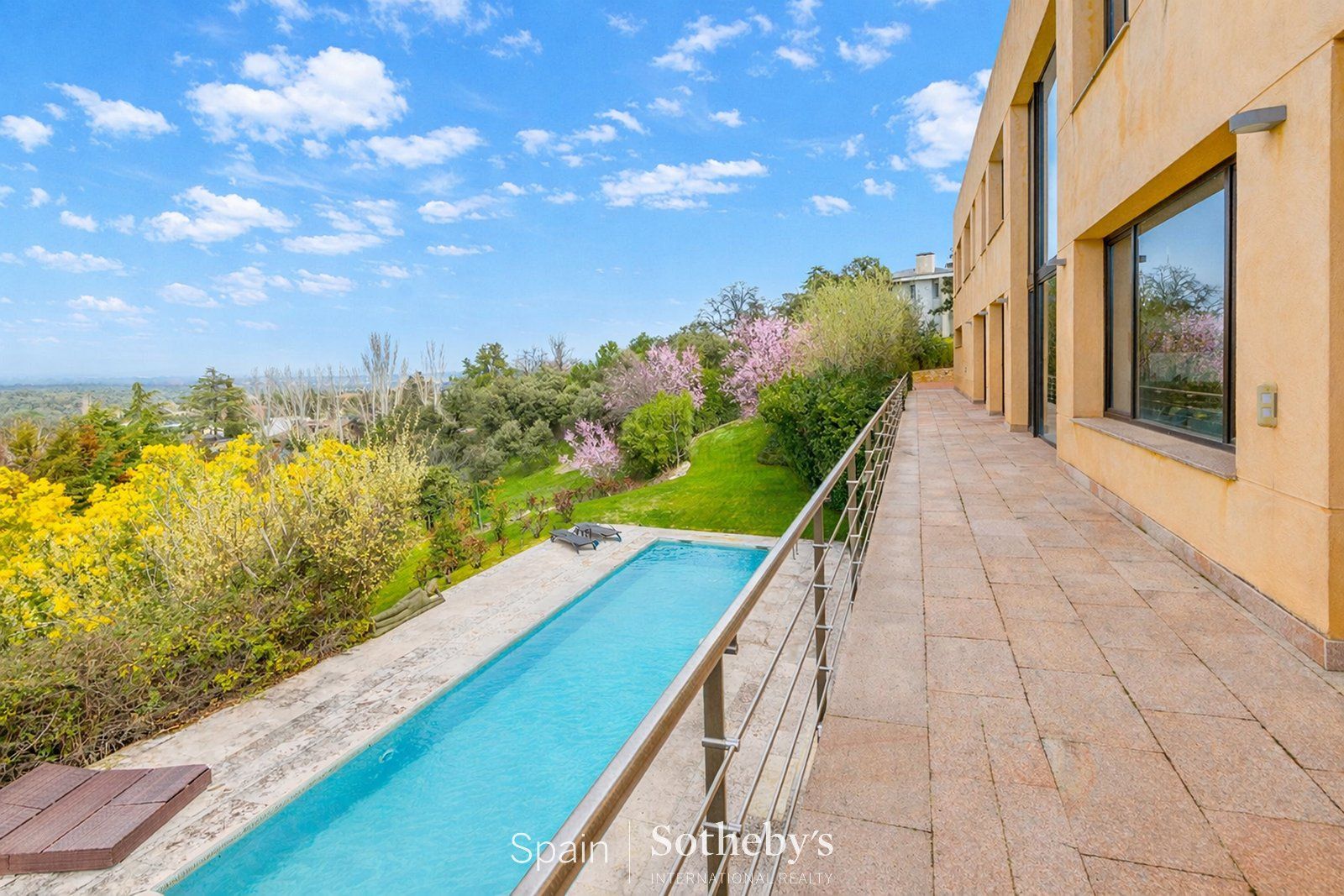 Jardí de Casa o xalet en venda en Colmenar Viejo amb Aire condicionat, Calefacció i Jardí privat