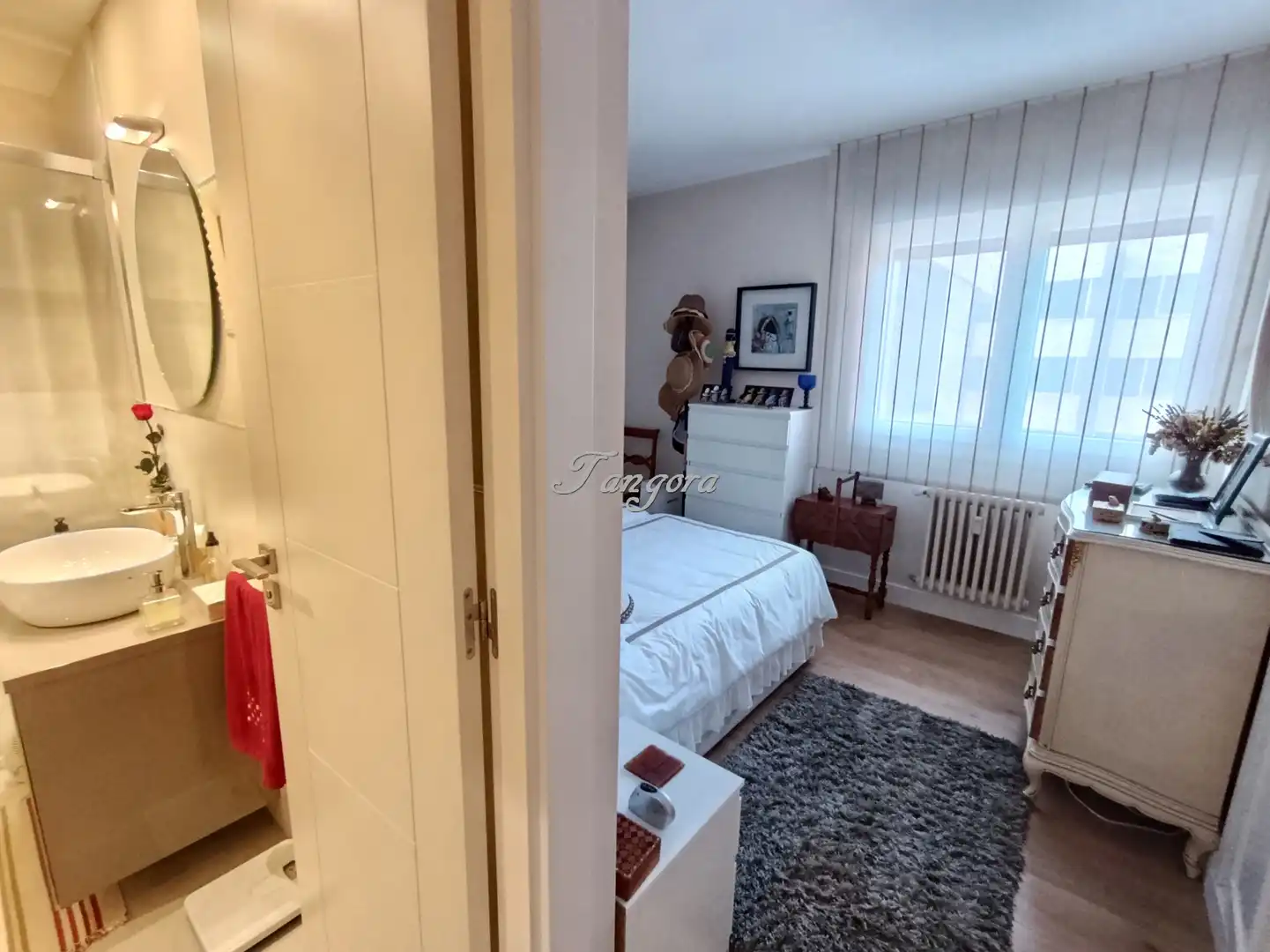 Dormitori de Pis en venda en Getxo  amb Calefacció, Parquet i Terrassa