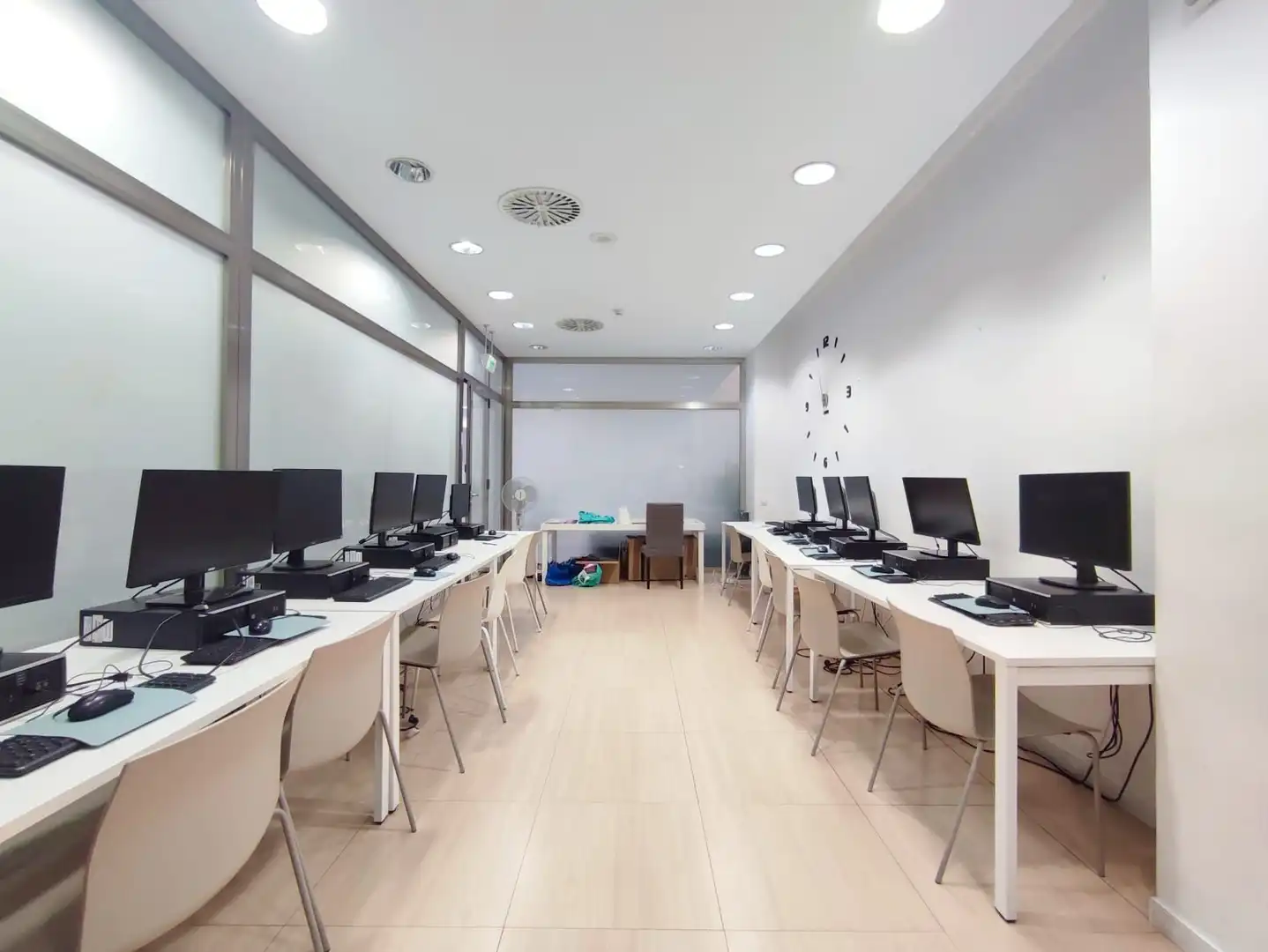 Local comercial de lloguer a Juan Pablo II, imagen 12