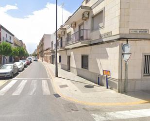 Vista exterior de Àtic en venda en Dos Hermanas amb Terrassa i Balcó