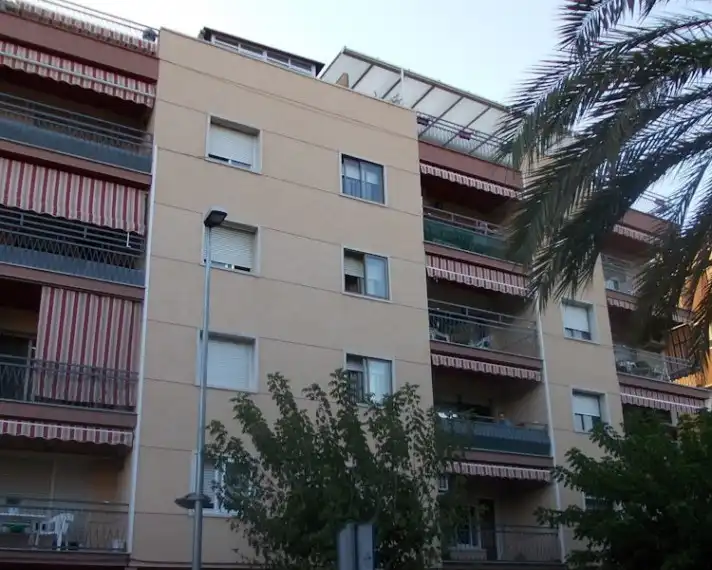 Penthouse with lift for sale in C/ Escoles