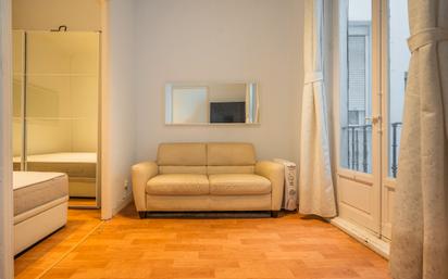 Living room of Flat for sale in  Madrid Capital