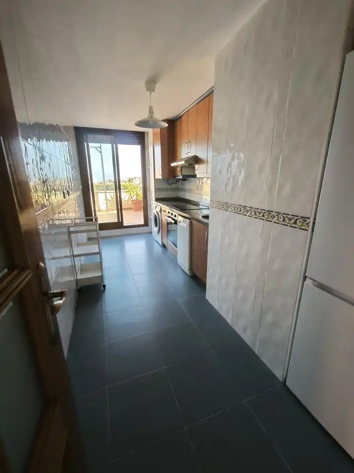 Cocina de Dúplex de alquiler en Benalmádena con Aire acondicionado y Terraza