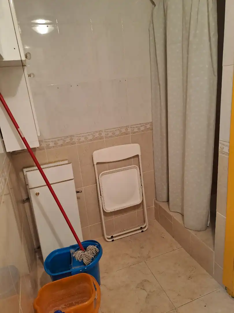 Bathroom of Commercial properties for sale in Zaragoza  with Air Conditioner, Heating and Furnished