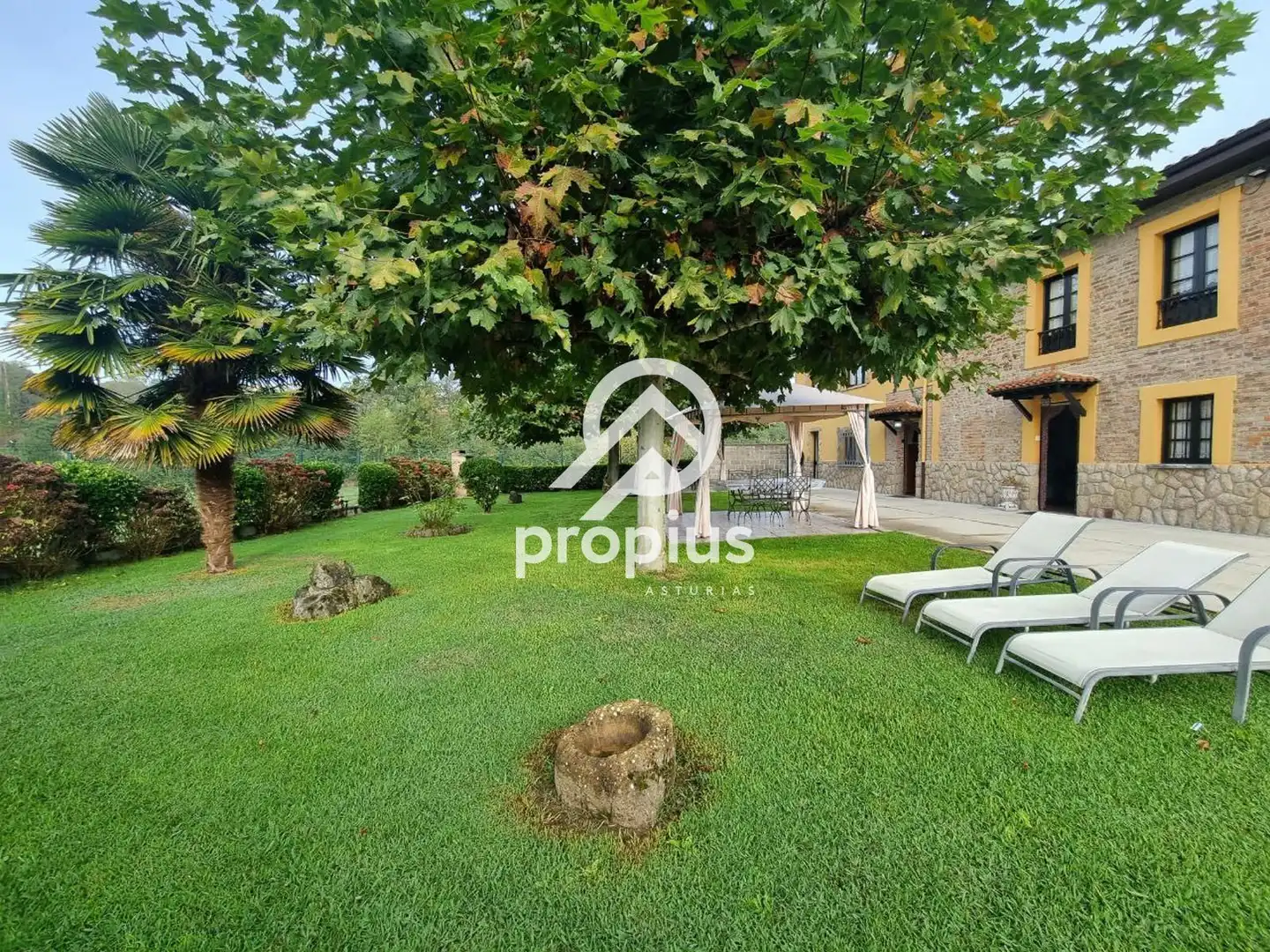Jardín de Casa o chalet en venta en Parres con Calefacción, Jardín privado y Parquet