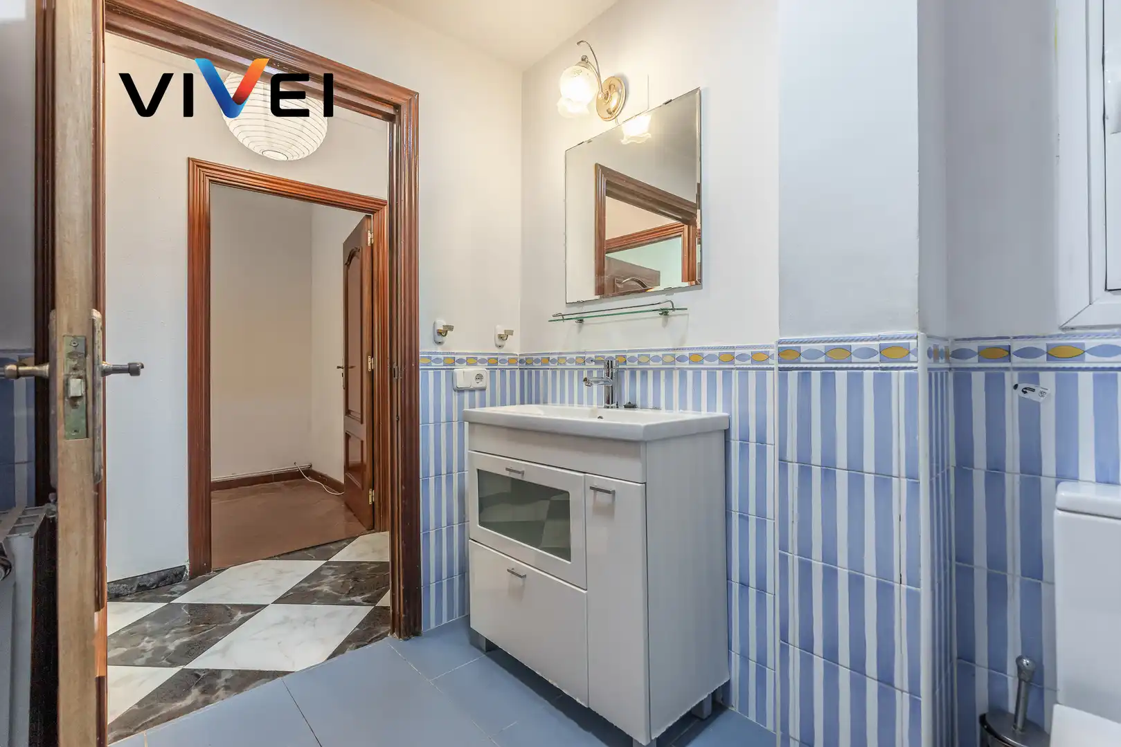 Badezimmer von Erdgeschoss zum Verkauf in Madrid mit Heizung