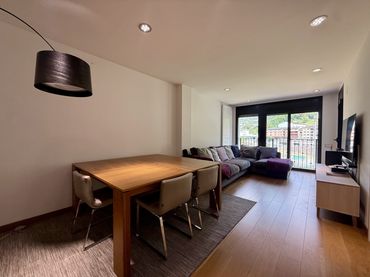 Flat with balcony for sale in Carretera de les Riberaigües