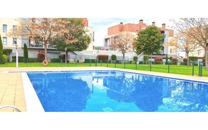 Piscina de Pis en venda en Vilablareix amb Aire condicionat, Calefacció i Parquet