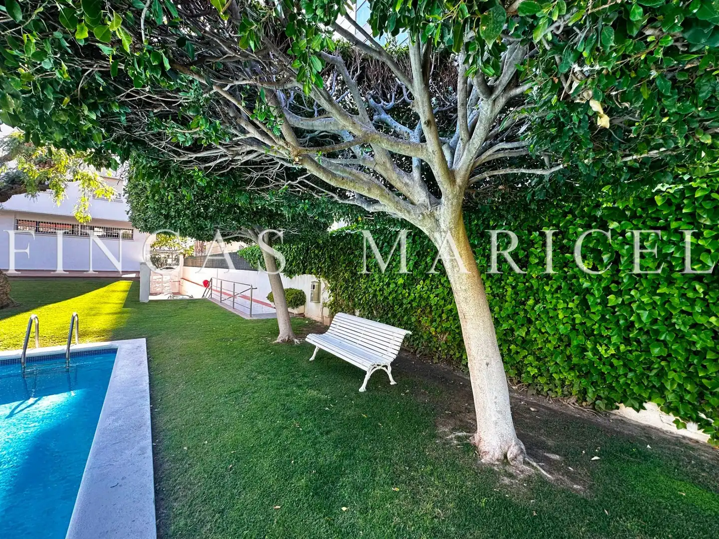 Garten von Dachboden zum Verkauf in Sitges mit Klimaanlage, Heizung und Terrasse