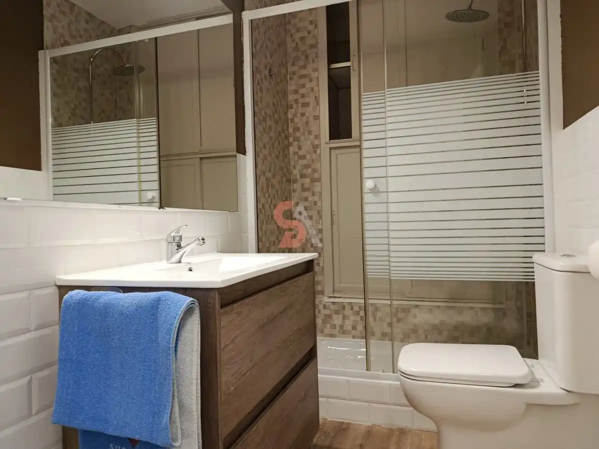 Bathroom of Flat for rent in Valladolid  with Heating