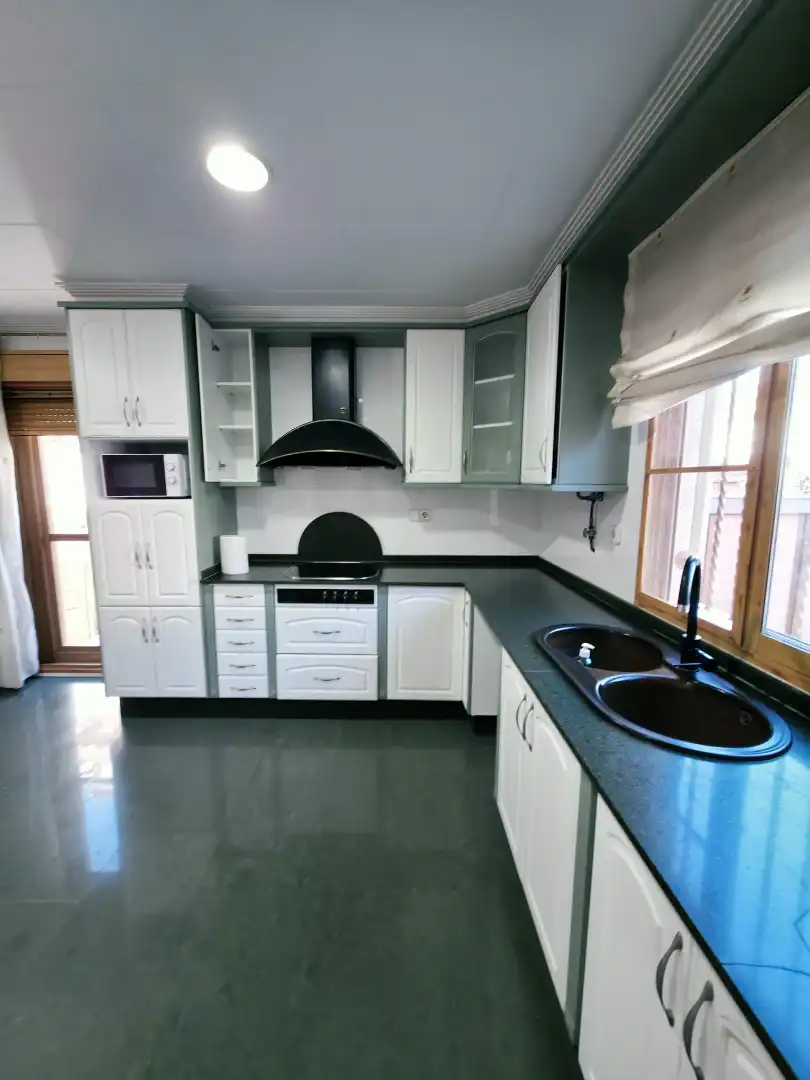 Cuina de Casa o xalet en venda en Picanya amb Aire condicionat, Jardí privat i Terrassa