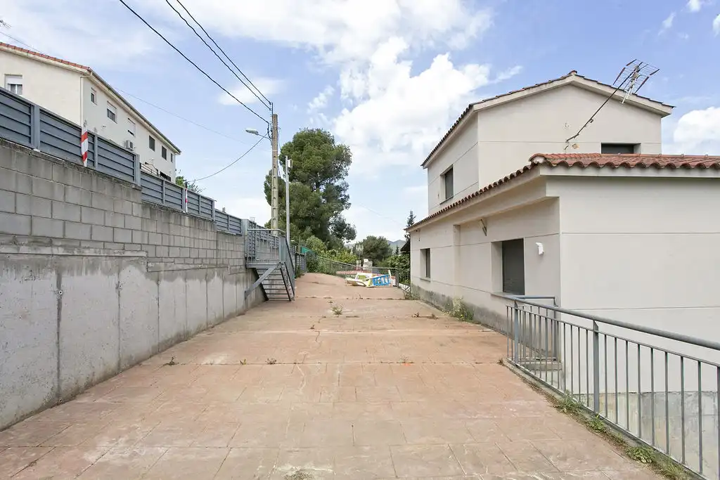 Exterior view of Houses for sale in Piera