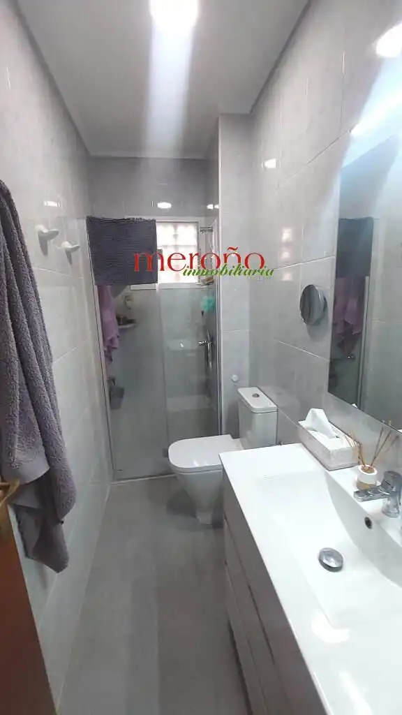 Bany de Apartament de lloguer en Santa Pola amb Terrassa