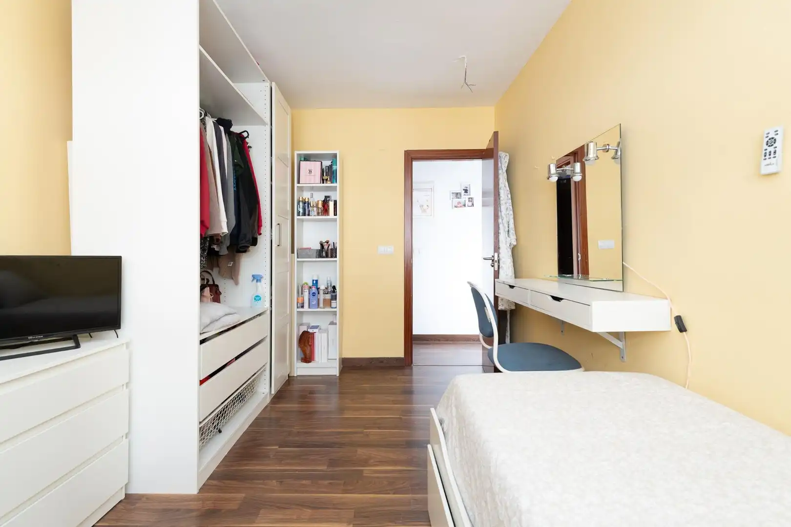 Bedroom of Flat for sale in Rincón de la Victoria  with Air Conditioner