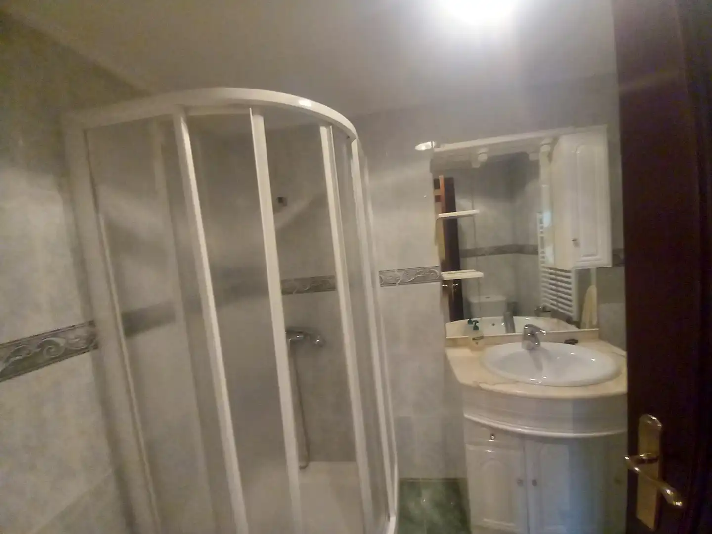 Baño de Piso en venta en Gijón  con Calefacción, Parquet y Trastero