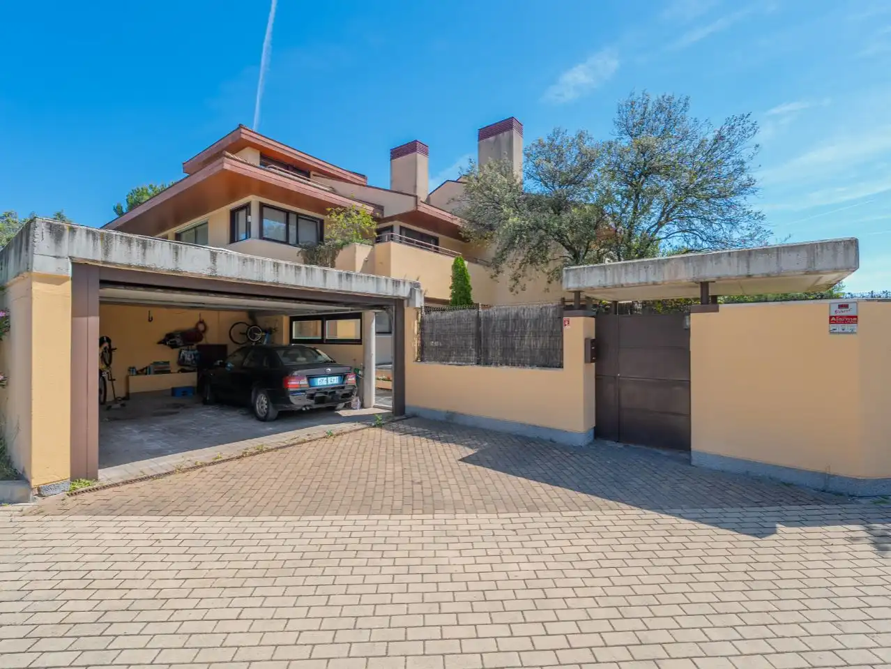 Vista exterior de Casa o chalet en venta en Torrelodones con Terraza y Balcón