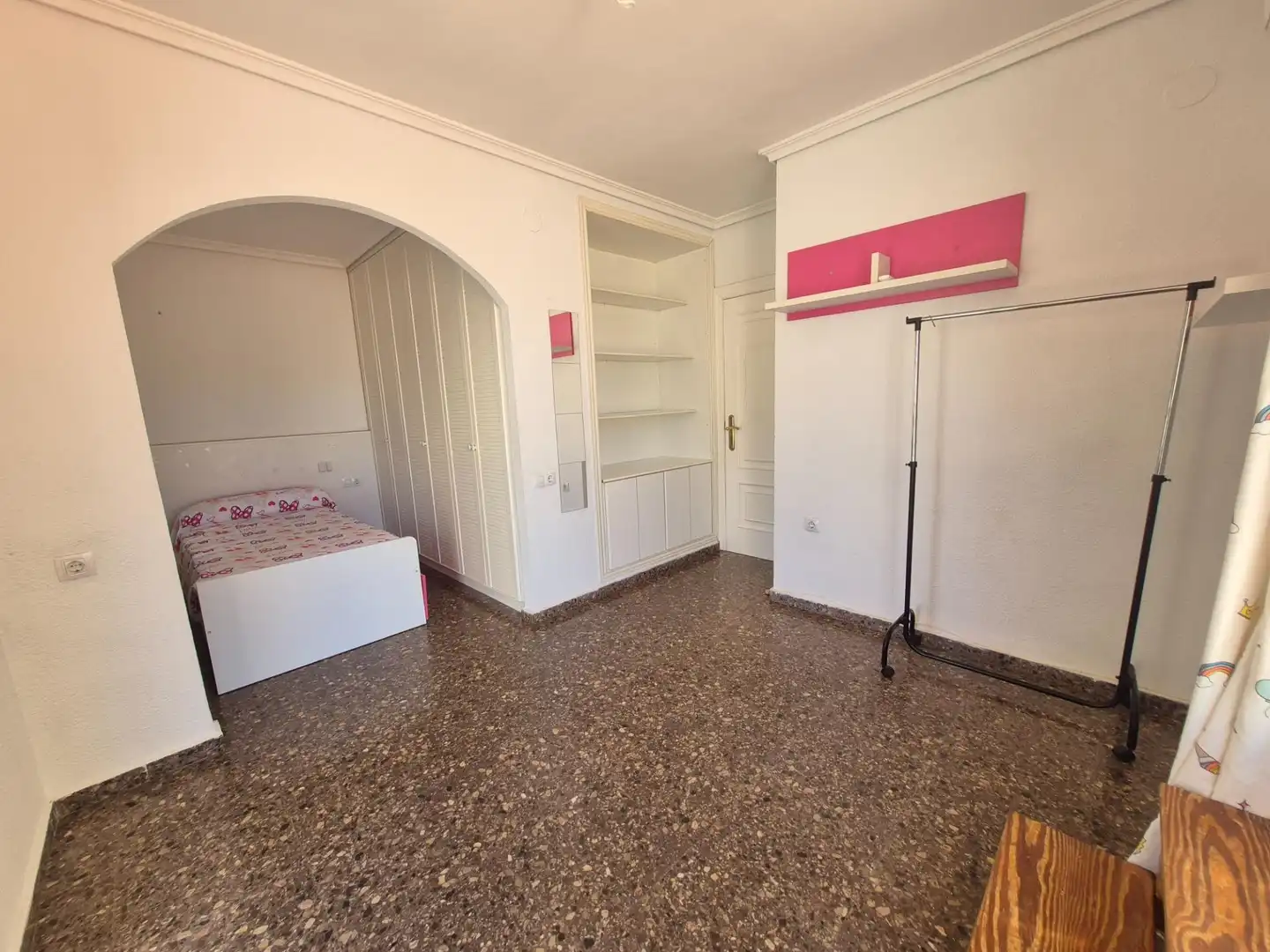 Habitación de Casa adosada de alquiler en Manises con Aire acondicionado, Terraza y Amueblado